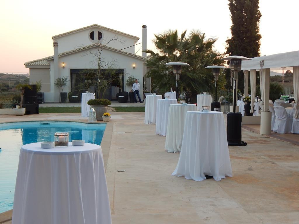 Villa Vravrona Tower & Suites Μαρκόπουλο Δωμάτιο φωτογραφία